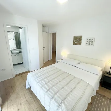 Holiday home Sol - Private Pool And 30m From The Necujam