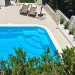 Sol - Private Heated Pool & 30m From The Casa de Férias Nečujam